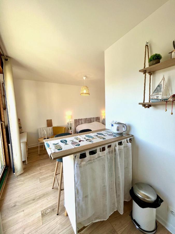 Salm, Coquet Studio Avec Balcon Ouistreham Esterno foto